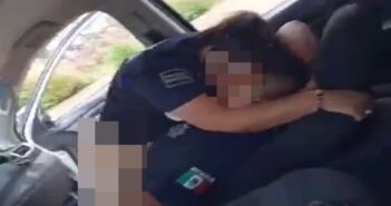 Persona que grabó a policías 'echando pasión' podría ir a la cárcel