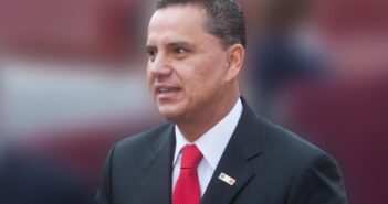 FGE cumple tercera orden de aprehensión contra Roberto Sandoval