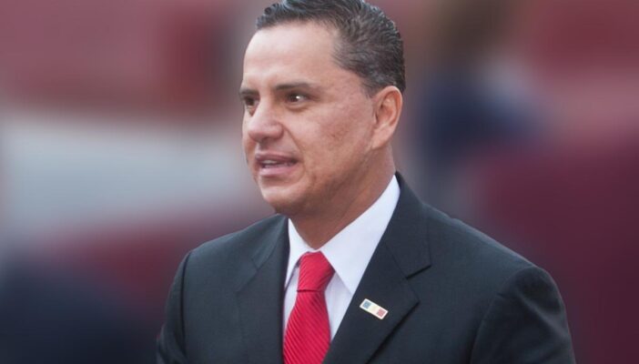 FGE cumple tercera orden de aprehensión contra Roberto Sandoval