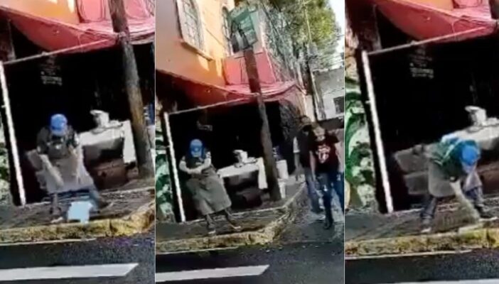 Taquero lava su trapo en un charco de agua sucia y se vuelve viral