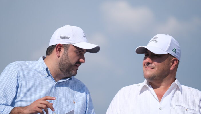 Sigue la pelea entre Alfaro y el rector de la UDG