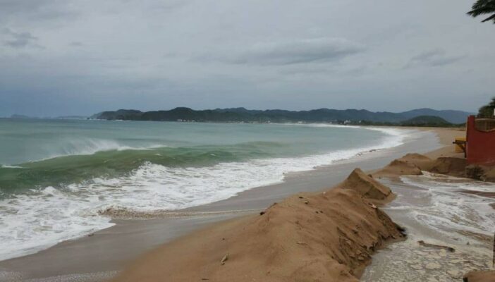 Evacúa PC de Jalisco 30 comunidades por peligro de Nora