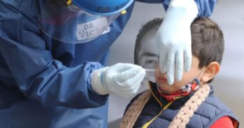 Se triplican contagios de Covid-19 entre menores de edad