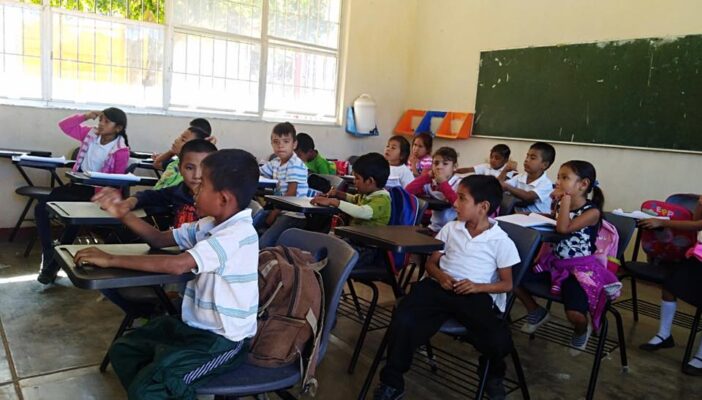 Seguirá Jalisco su propia estrategia para regresar al 100% a las aulas