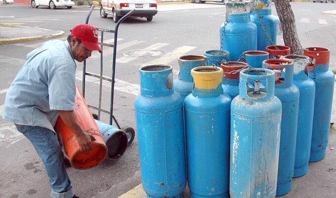 Empresas gaseras amenazan con paro por regulación de precios