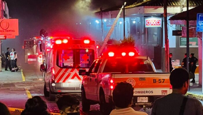Incendio en locales y departamentos convulsiona el centro de la ciudad