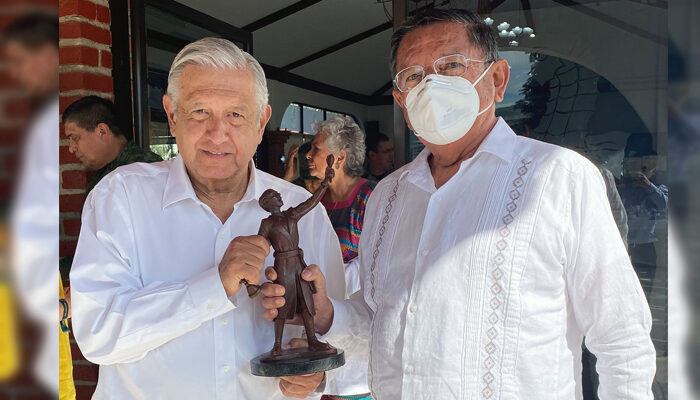 Le pidió Michel a AMLO apoyo para terminar la 'vía corta'