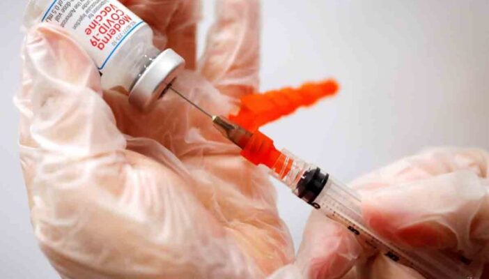 Cofepris autoriza uso de emergencia de la vacuna Moderna contra Covid-19