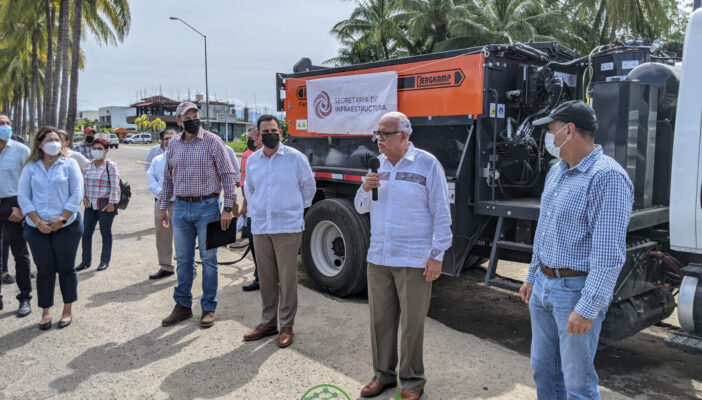 Gobernador de Nayarit supervisa programa de bacheo y obras en la UTBB