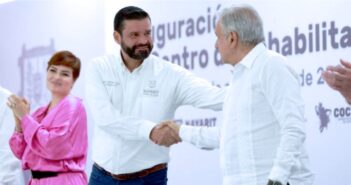 AMLO invita a su gobierno al panista Antonio Echevarría García