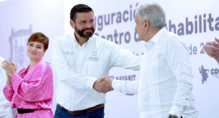 AMLO invita a su gobierno al panista Antonio Echevarría García
