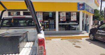 atraco_tienda_oxxo_Versalles