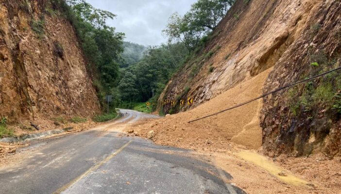Liberan la carretera Mascota-Puerto Vallarta, cerrada parcialmente debido a derrumbes