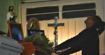 Padre de familia destrozado tras perder a su esposa e hijos en el desgajamiento del Cerro Chiquihuite