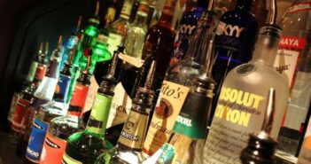 Senador de Morena propone más impuestos a bebidas alcohólicas