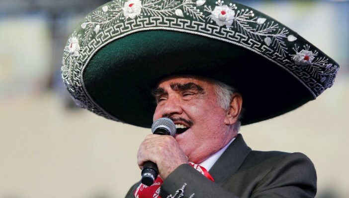 Es falso que haya muerto el cantante Vicente Fernández