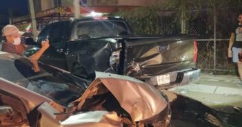 ‘Borrachazo’ en Parque las Palmas afecta 3 vehículos