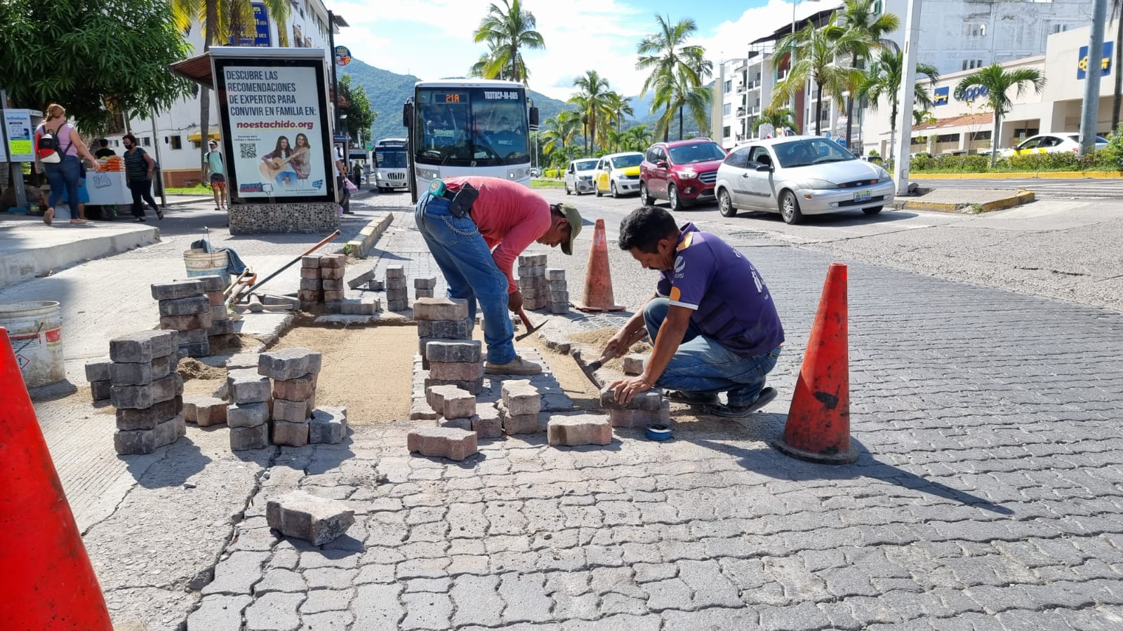 Arranca programa de bacheo emergente en Vallarta