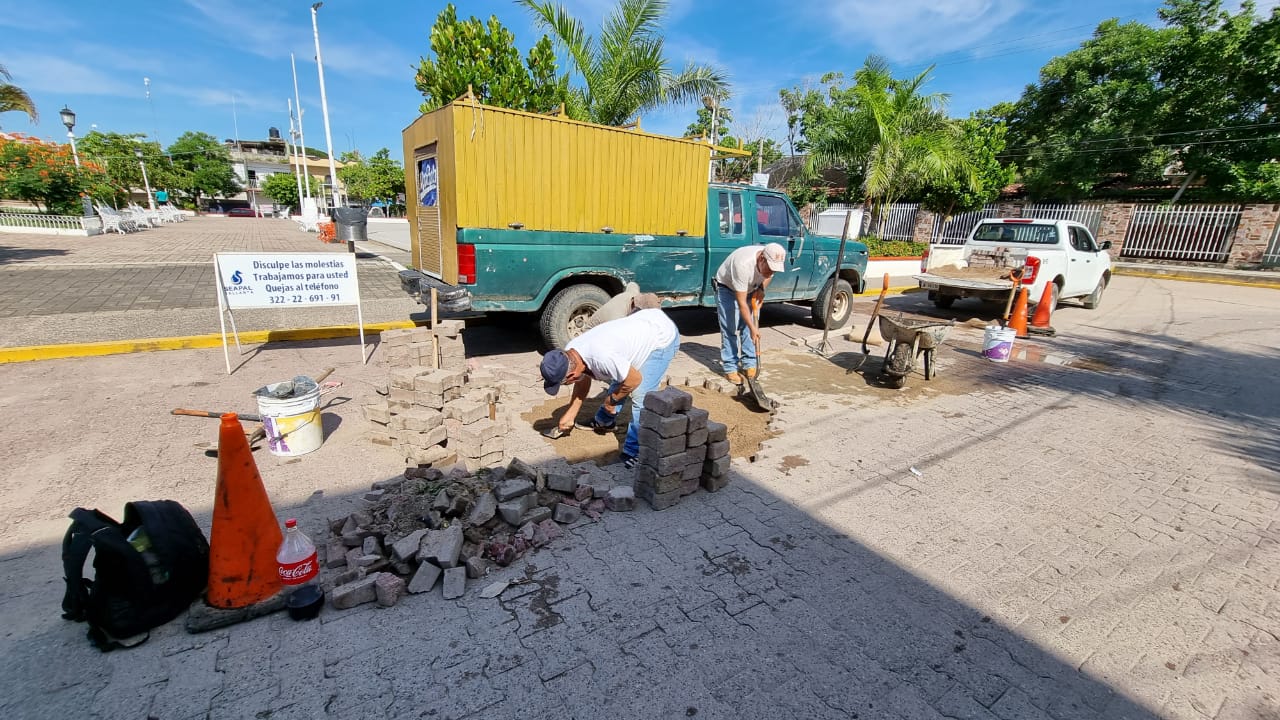 Arranca programa de bacheo emergente en Vallarta