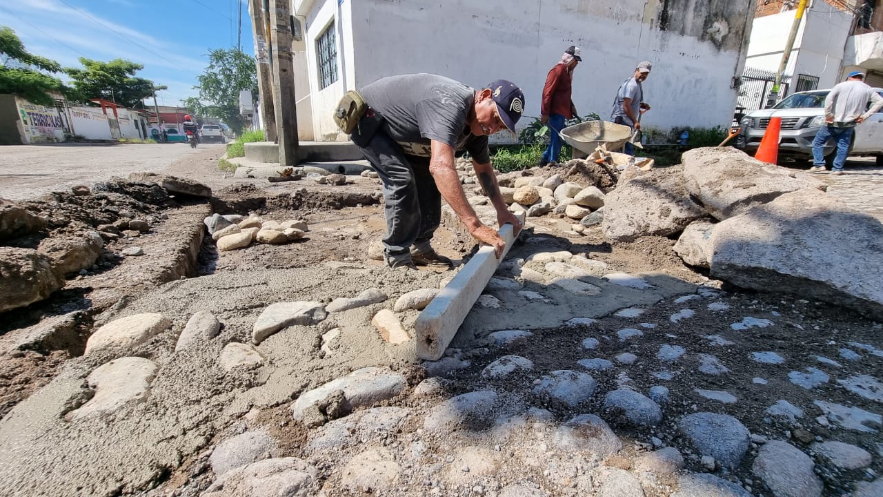 Arranca programa de bacheo emergente en Vallarta