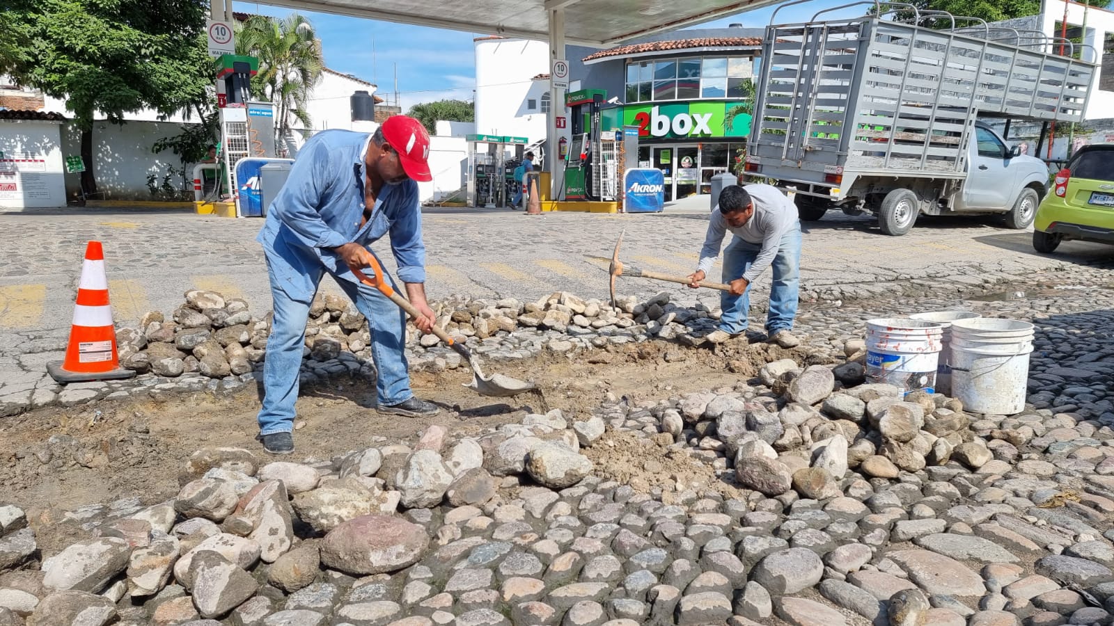 Arranca programa de bacheo emergente en Vallarta