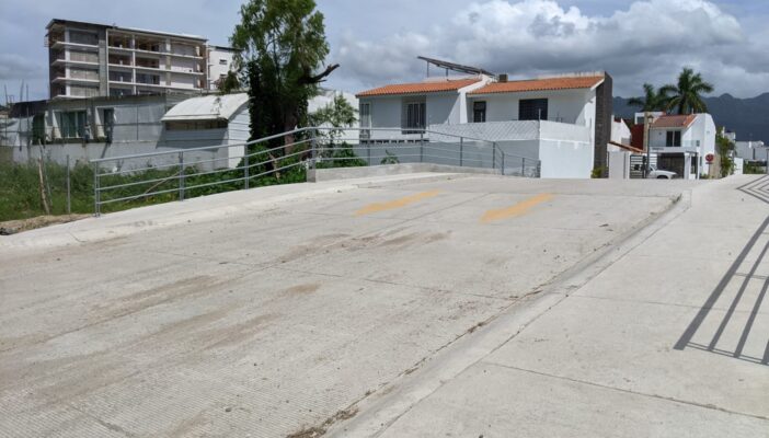 Abren, solo en un sentido, el puente de Fluvial Vallarta
