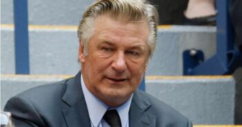 ‘Mi corazón está roto’, dice Alec Baldwin por muerte accidental de Halyna Hutchins