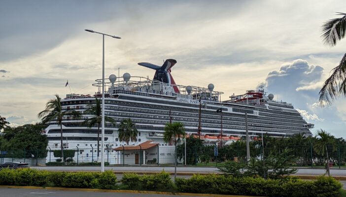 2 cruceros con turistas llegaron a Vallarta en solo 2 días