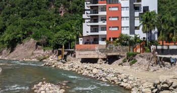 Siguen las obras en el Río Cuale y el cauce cada vez más reducido