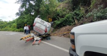 Aparatosa volcadura en la 544 deja una mujer lesionada
