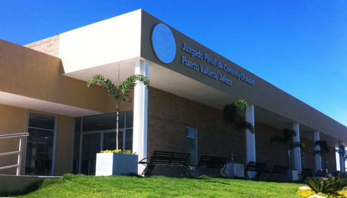 Libertad condicional a policías de Vallarta que negaron un servicio a una mujer