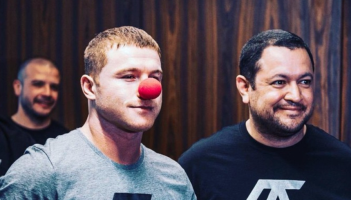 Dona 'Canelo' Álvarez otro millón de pesos a 'Nariz Roja'