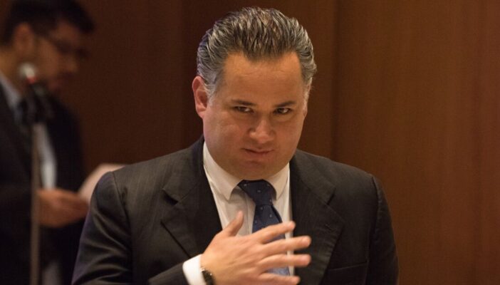 Santiago Nieto deja la UIF tras su ostentosa boda en Guatemala