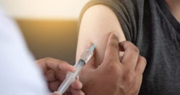 Se abre registro de vacunación para adolescentes de 15 a 17 años