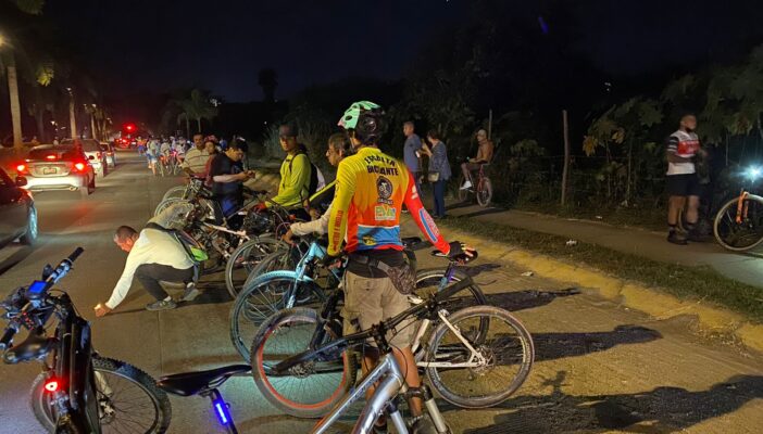 Ciclistas honran a Konan, quien perdiera la vida rodando