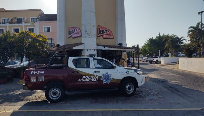 Sujeto roba 140 mil pesos a pareja en Plaza Marina