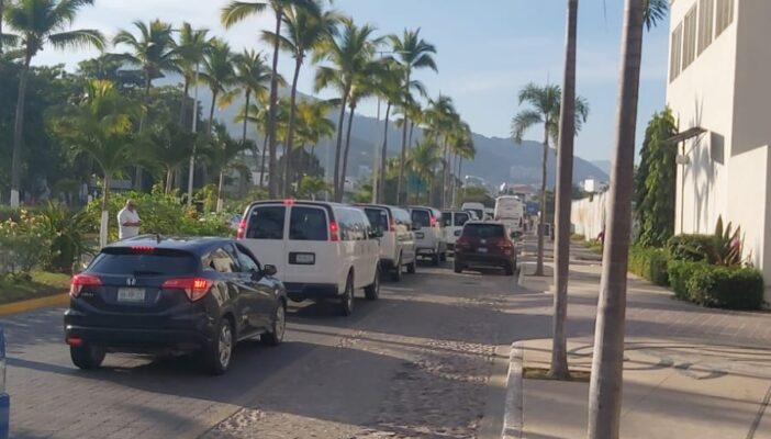 Tour operadores se manifiestan por apatía del alcalde