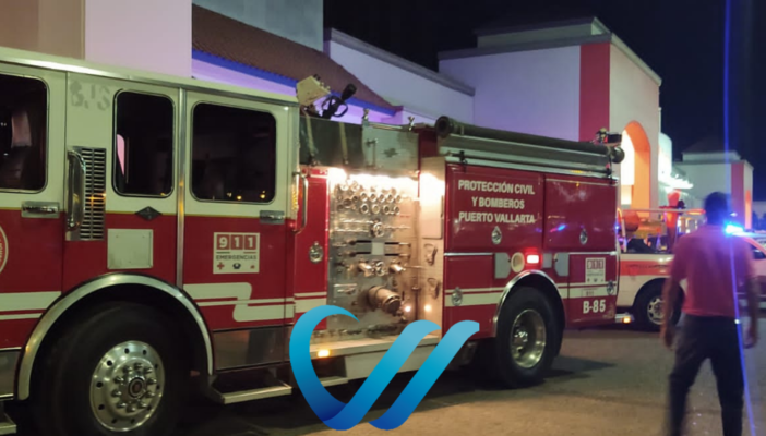 Incendio en conocido cine en Ex Haciendas El Pitillal