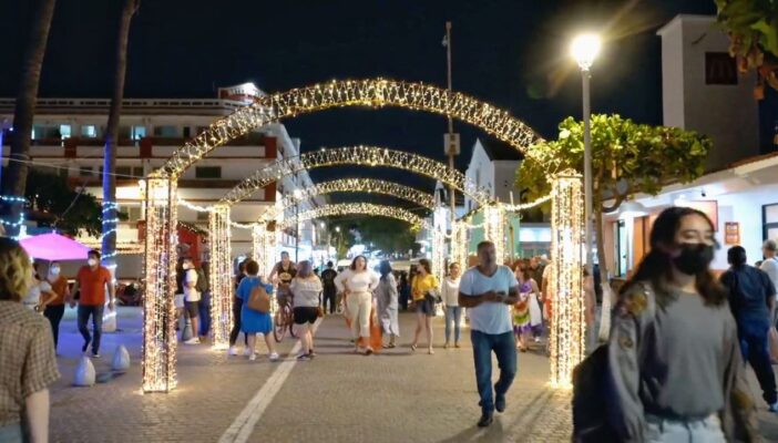 A pesar de las restricciones, 8 mil personas llenaron el malecón el 31 de diciembre