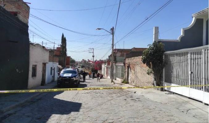 Madre y padrastro entierran a su bebé en su propio patio