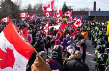 Canadá arresta civiles y desaloja autos del puente tomado por antivacunas