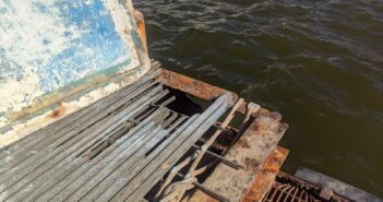 Muelle de Los Muertos pone en riesgo a los turistas