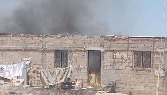 Por celos, incendia casa de ex pareja y su hija