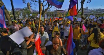 "Amor es amor y no hay nada que curar": Enrique Alfaro