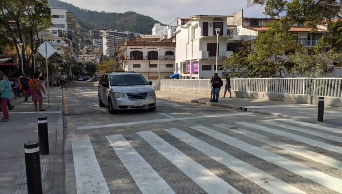 8 meses después, regresan camiones al centro de la ciudad