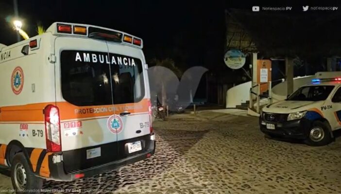 Sigue desaparecido tapatío que entró al mar en Playa Camarones