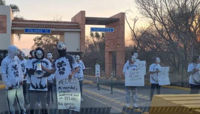 Rector de la UdeG culpa a Alfaro por cualquier cosa que le pase