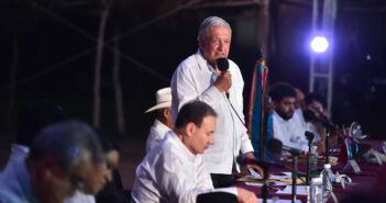 "Que se vayan al carajo": AMLO a opositores por contratación de médicos cubanos