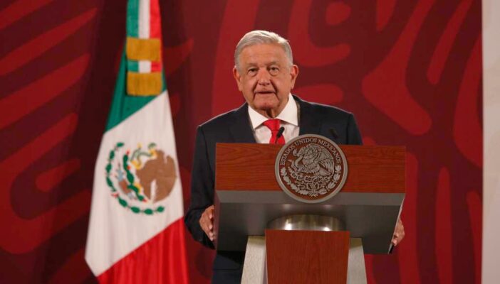 Aprobación de AMLO es de 61.5%, según TResearch