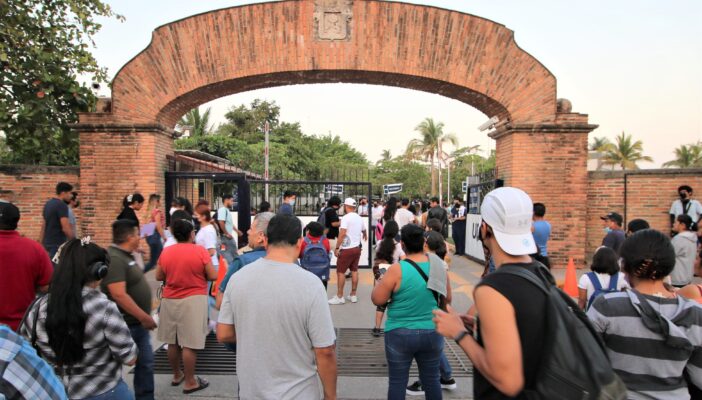 Más de 55 mil estudiantes buscan entrar a la UdeG